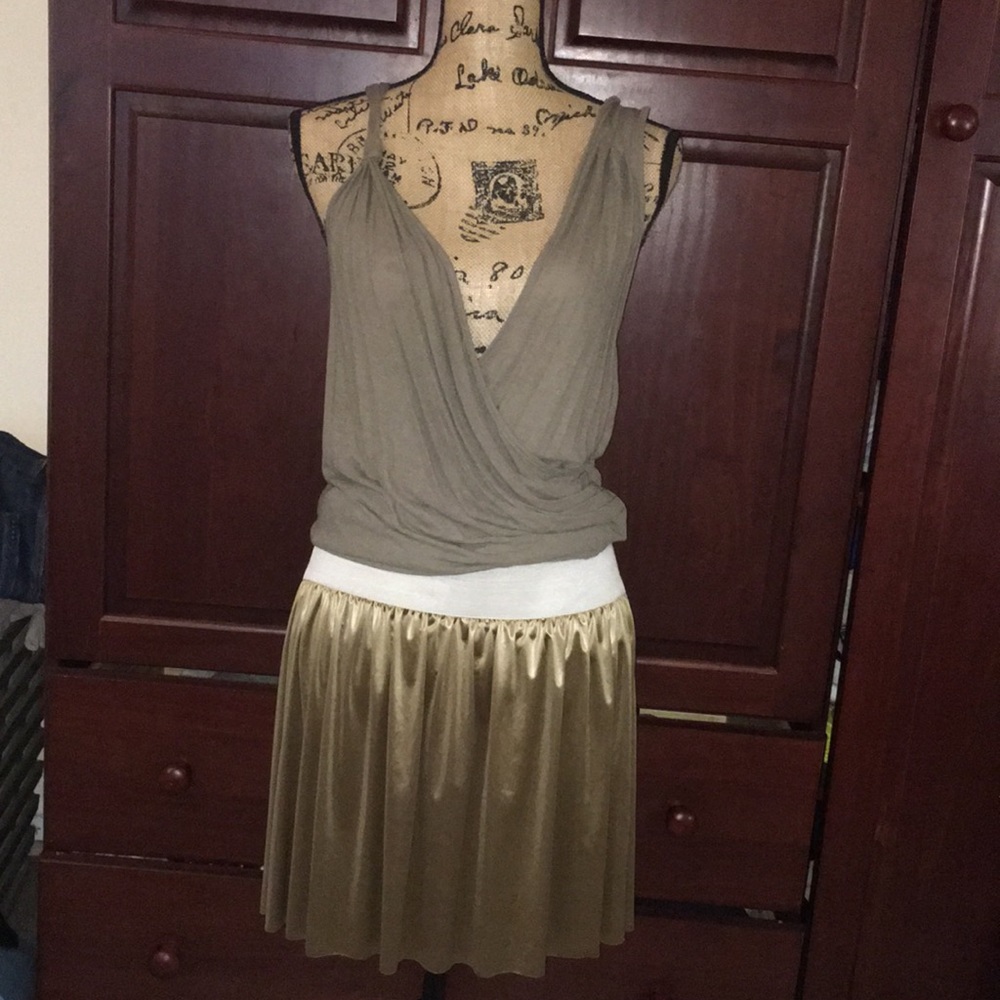 Dress - Picture 2 of 8